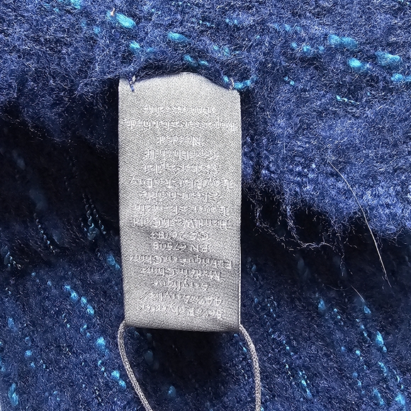 Vince Camuto Women’s Scarf Soft & Warm 52" x 48" Blue & Teal – NWT $38 Retail - Picture 7 of 9